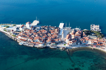 Umag dans le département Gespanschaft Istrien, Croatie hors des airs