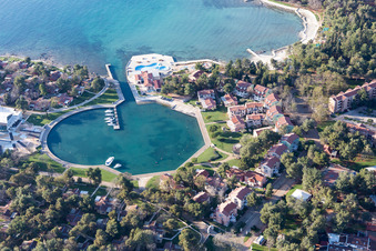 Umag dans le département Gespanschaft Istrien, Croatie depuis l'avion