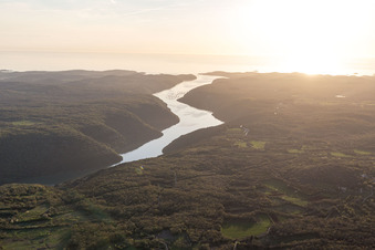 Vue aérienne de Jural dans le département Gespanschaft Istrien, Croatie
