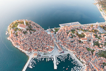 Photographie aérienne de Rovinj dans le département Gespanschaft Istrien, Croatie