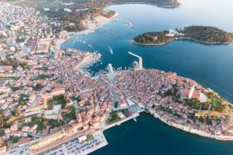 Rovinj dans le département Gespanschaft Istrien, Croatie depuis l'avion