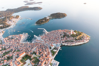 Rovinj dans le département Gespanschaft Istrien, Croatie vue du ciel