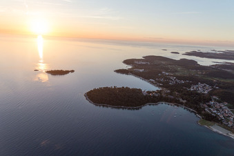 Rovinj dans le département Gespanschaft Istrien, Croatie du point de vue du drone