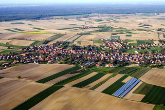 Vue d'oiseau de Seebach dans le département Bas Rhin, France