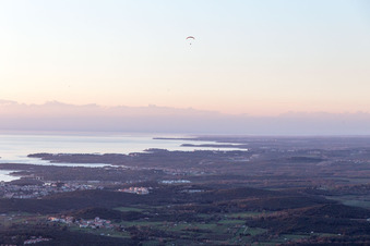 Rovinj dans le département Gespanschaft Istrien, Croatie du point de vue du drone
