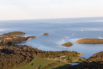 Stancija Valkanela dans le département Gespanschaft Istrien, Croatie du point de vue du drone