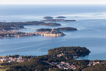 Vue oblique de Vrsar dans le département Gespanschaft Istrien, Croatie