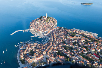Image drone de Rovinj dans le département Gespanschaft Istrien, Croatie