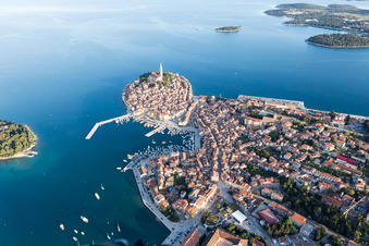 Vue aérienne de Rovinj dans le département Gespanschaft Istrien, Croatie