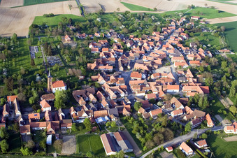 Vue d'oiseau de Hunspach dans le département Bas Rhin, France