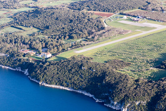 Vrsar dans le département Gespanschaft Istrien, Croatie hors des airs