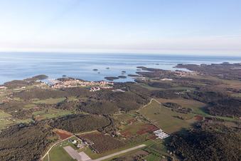 Vrsar dans le département Gespanschaft Istrien, Croatie depuis l'avion
