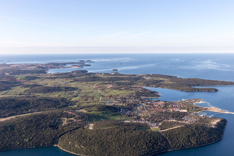 Vrsar dans le département Gespanschaft Istrien, Croatie d'un drone