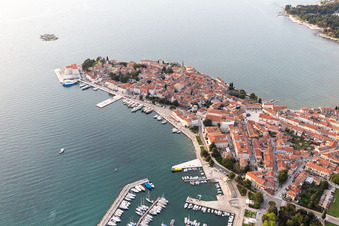 Poreč dans le département Gespanschaft Istrien, Croatie vue d'en haut
