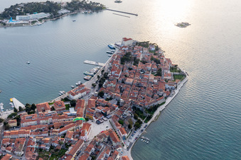 Image drone de Poreč dans le département Gespanschaft Istrien, Croatie