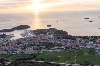 Vrsar dans le département Gespanschaft Istrien, Croatie hors des airs