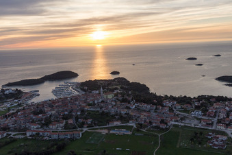 Vue d'oiseau de Vrsar dans le département Gespanschaft Istrien, Croatie