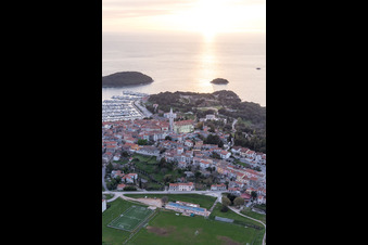 Vrsar dans le département Gespanschaft Istrien, Croatie vue du ciel