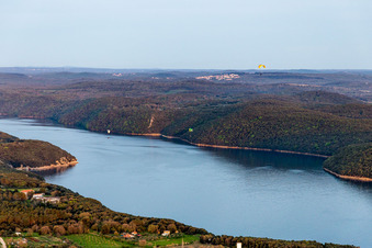 Vrsar dans le département Gespanschaft Istrien, Croatie d'un drone