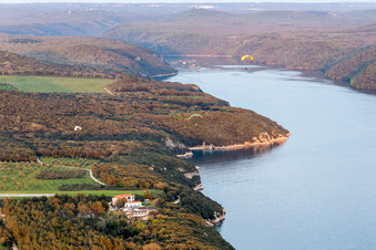 Vue aérienne de Vrsar dans le département Gespanschaft Istrien, Croatie