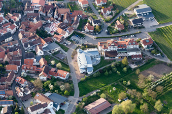 Vue oblique de Terrasses du Palatinat méridional à le quartier Gleiszellen in Gleiszellen-Gleishorbach dans le département Rhénanie-Palatinat, Allemagne