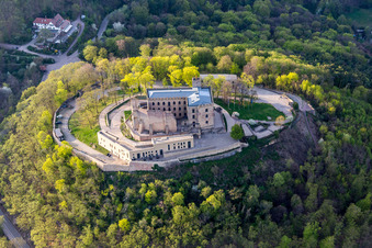Vue d'oiseau de Oberhambach, Château de Hambach à le quartier Diedesfeld in Neustadt an der Weinstraße dans le département Rhénanie-Palatinat, Allemagne