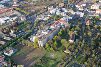 Vue aérienne de Hôpital Marienhaus Hetzelstift à Neustadt an der Weinstraße dans le département Rhénanie-Palatinat, Allemagne