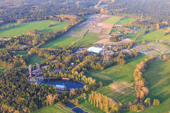 Vue aérienne de Parc de vacances au printemps à Haßloch dans le département Rhénanie-Palatinat, Allemagne