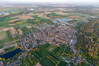 Vue aérienne de Quartier Rheinsheim in Philippsburg dans le département Bade-Wurtemberg, Allemagne