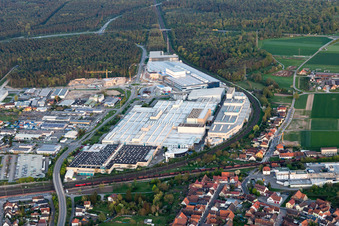 Vue d'oiseau de Agrandissement - nouvelle construction - chantier dans les bâtiments et halls de production de l'usine SEW-EURODRIVE GmbH & Co KG à le quartier Graben in Graben-Neudorf dans le département Bade-Wurtemberg, Allemagne
