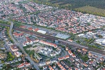 Vue aérienne de Bahnhofsring à le quartier Graben in Graben-Neudorf dans le département Bade-Wurtemberg, Allemagne
