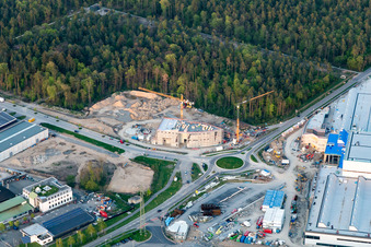 Enregistrement par drone de Agrandissement - nouvelle construction - chantier dans les bâtiments et halls de production de l'usine SEW-EURODRIVE GmbH & Co KG à le quartier Graben in Graben-Neudorf dans le département Bade-Wurtemberg, Allemagne