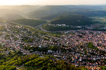 Vue aérienne de Du sud à Bad Dürkheim dans le département Rhénanie-Palatinat, Allemagne