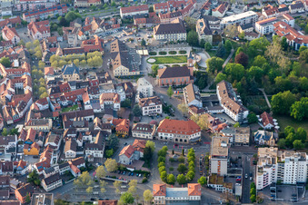 Vue aérienne de Casino au Kurpark à Bad Dürkheim dans le département Rhénanie-Palatinat, Allemagne