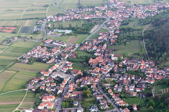 Vue aérienne de Quartier Hambach an der Weinstraße in Neustadt an der Weinstraße dans le département Rhénanie-Palatinat, Allemagne
