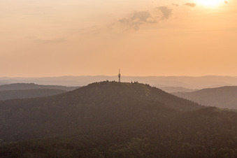 Vue aérienne de Kalmit à Maikammer dans le département Rhénanie-Palatinat, Allemagne