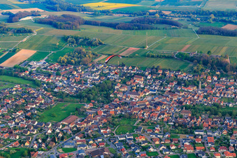 Vue aérienne de Vue du nord à Klingenmünster dans le département Rhénanie-Palatinat, Allemagne