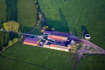 Vue d'oiseau de Mertzwiller dans le département Bas Rhin, France