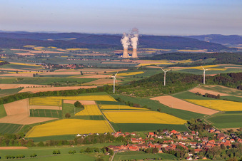 Photographie aérienne de Vue de Bremke de la centrale nucléaire Grohnde à le quartier Grohnde in Emmerthal dans le département Basse-Saxe, Allemagne