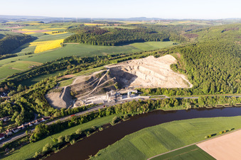 Vue aérienne de Carrière pour l'extraction et l'exploitation minière de à Hehlen dans le département Basse-Saxe, Allemagne