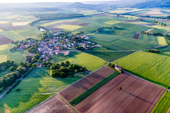 Vue aérienne de Quartier Bischwind in Dingolshausen dans le département Bavière, Allemagne