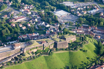 Citadelle de Bitche à Bitche dans le département Moselle, France d'en haut