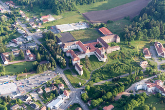 Vue aérienne de Monastère à Bitche dans le département Moselle, France