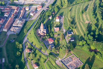 Vue aérienne de Église Saint-Louis de Saint-Louis-lès-Bitche (Lorraine) à Saint-Louis-lès-Bitche dans le département Moselle, France