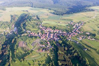 Vue aérienne de Volksberg dans le département Bas Rhin, France
