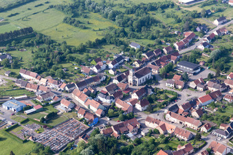 Vue aérienne de Wiesviller dans le département Moselle, France