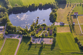 Vue aérienne de Vestiges Romains / Fouilles romaines à le quartier Reinheim in Gersheim dans le département Sarre, Allemagne