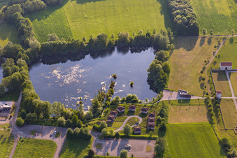 Vue aérienne de Vestiges Romains / Fouilles romaines à le quartier Reinheim in Gersheim dans le département Sarre, Allemagne