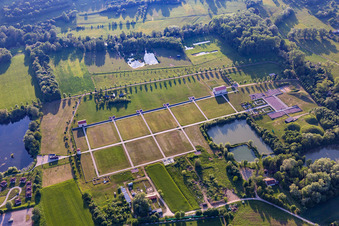 Vue aérienne de Fouilles de sites archéologiques de l'époque romaine sur le terrain du Parc culturel européen de Bliesbruck-Reinheim. en Reinheim à le quartier Reinheim in Gersheim dans le département Sarre, Allemagne