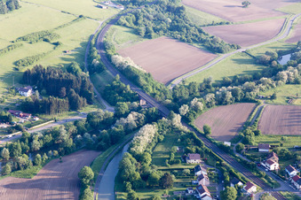 Vue aérienne de Ponts de la Sarre à Zetting dans le département Moselle, France